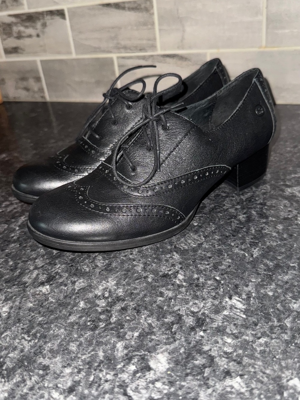 Born Women's Black Leather Heeled Wingtip Oxford Shoes Size 6.5 M Bran new